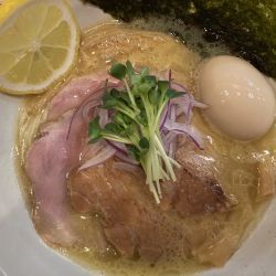 鶏白湯塩 850円（得盛+400円）