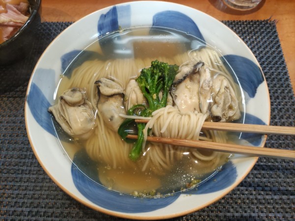 「[限定]牡蠣山椒の塩そば·焼豚どんぶり御飯」@柴崎亭の写真