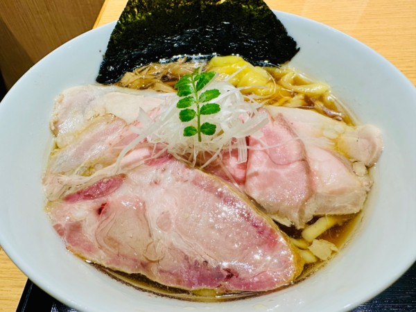 「【純麦】第一陣醤油らぁ麺小田急くる年盛り【2024円】」@#新宿地下ラーメンの写真