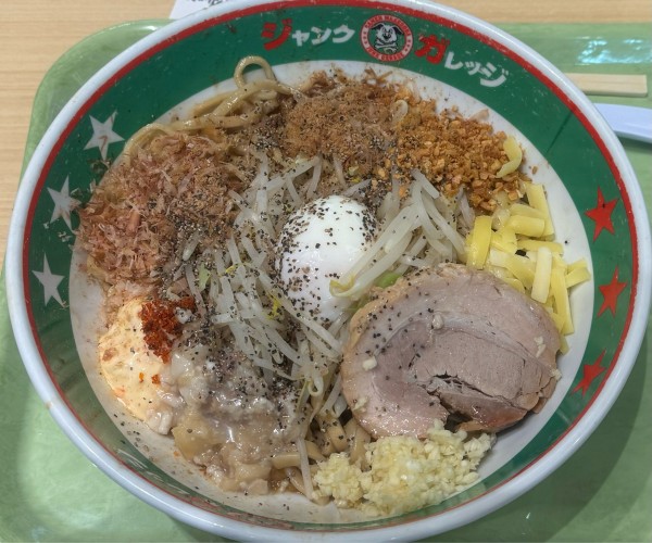 「まぜそば大盛り」@ジャンクガレッジ イオンレイクタウンmori店の写真