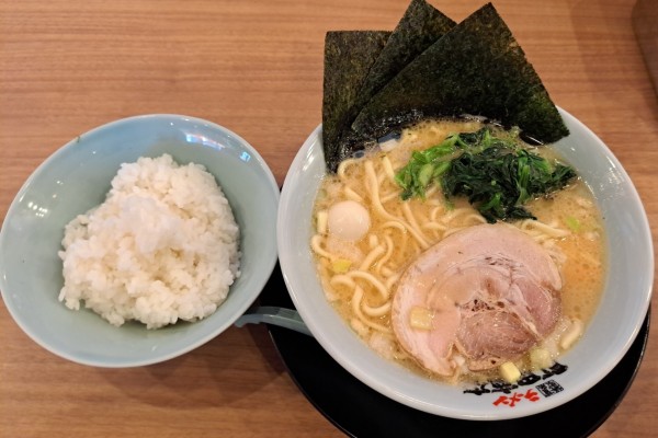 「ラーメン醤油800円＋半ライス100円」@町田商店 水沢店の写真