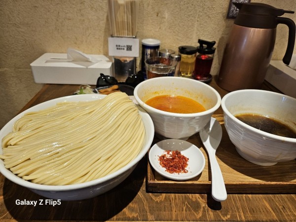 「昆布水つけ麺〔ホタテバター醤油〕〔トムヤムクン〕」@麺屋鈴春の写真