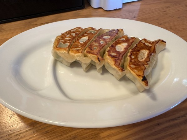 「餃子100円」@景勝軒 西片貝店の写真