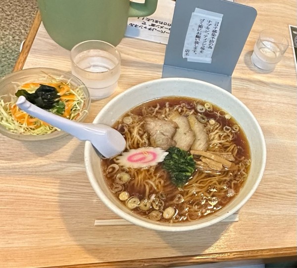 「醤油らーめん」@ラーメン 一本松の写真