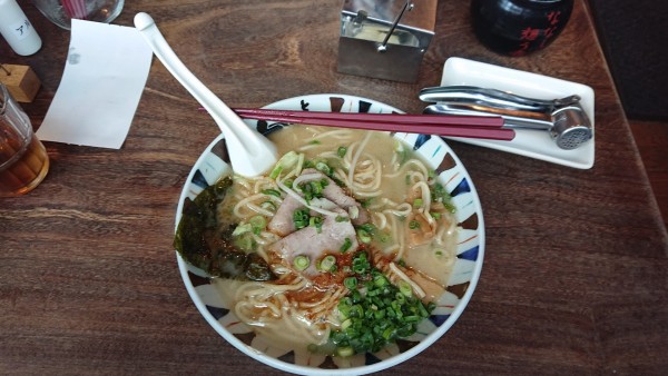 「七志らーめん 大盛」@とんこつらーめん七志 上大岡店の写真