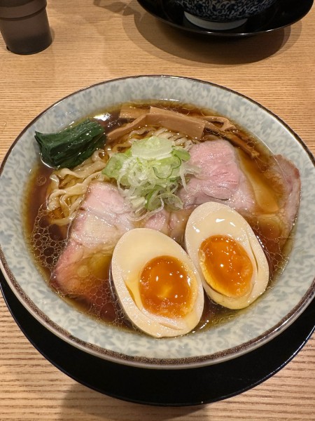 「鶏 醤油らーめん」@中華そば オカムラ 須賀川店の写真