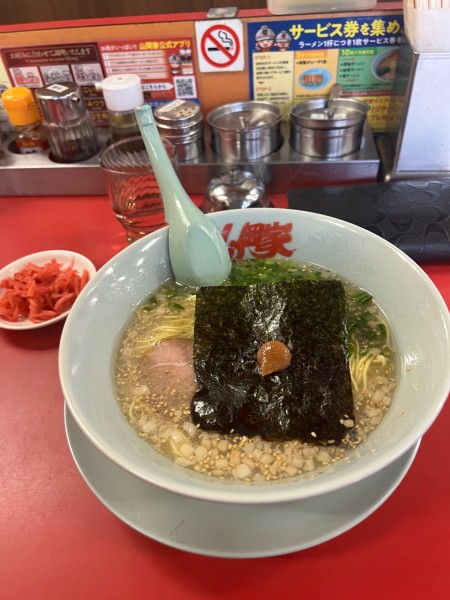 「朝ラーメン　背脂変更　紅生姜クーポン」@山岡家 越谷レイクタウン店の写真