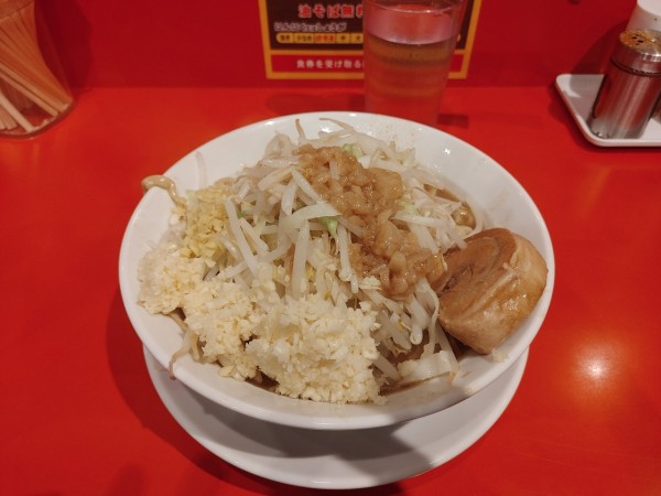 「極太麺　ラーメン　950円」@ボディブローの写真