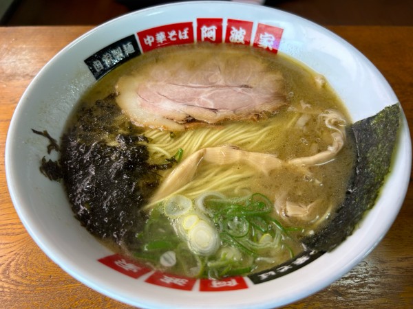 「磯塩ラーメン900円」@中華そば 阿波家の写真