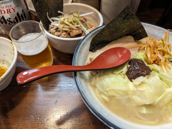 「熟成練り醤油ラーメン850円+瓶ビール500円+肉めし150→…」@『   』（無銘）の写真