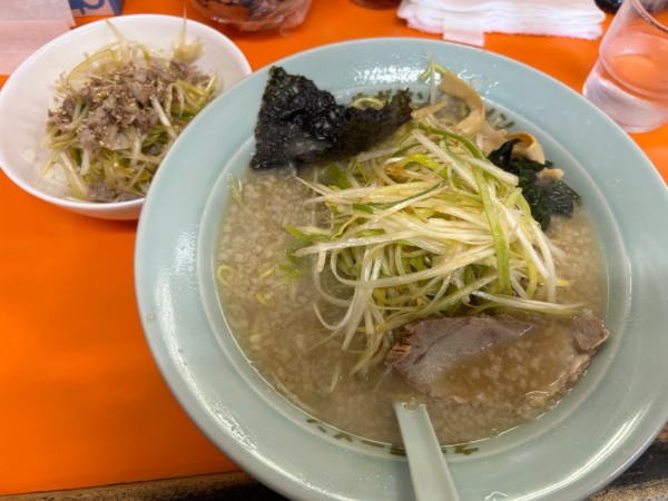 「ネギラーメン(並)790円+ネギ丼300円」@ラーメンショップ 三芳町店の写真