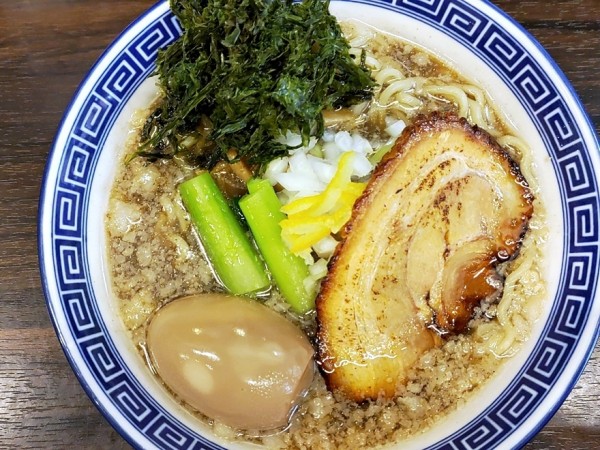 「味玉烏賊背脂煮干中華そば」@錦糸町中華そば さん式の写真