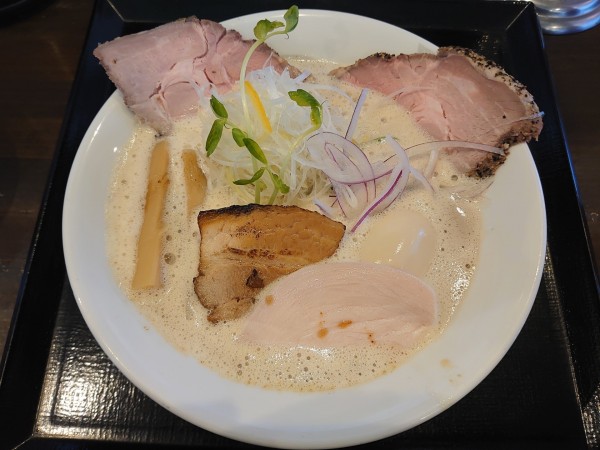 「鶏とろみそば＋味玉入り＋特製」@麺屋甚八 飾磨店の写真