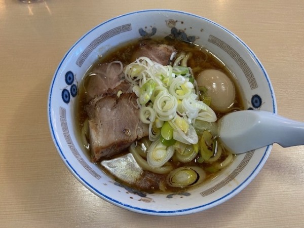 「ねぎチャーシューメン＋大盛＋味付け玉子」@手打ラーメン 長八の写真
