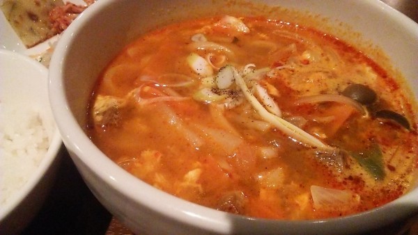 「カルビうどん定食 900円＊ライス小 165円」@古里屋 本八幡店の写真