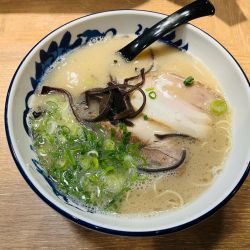 糸島豚骨ラーメン