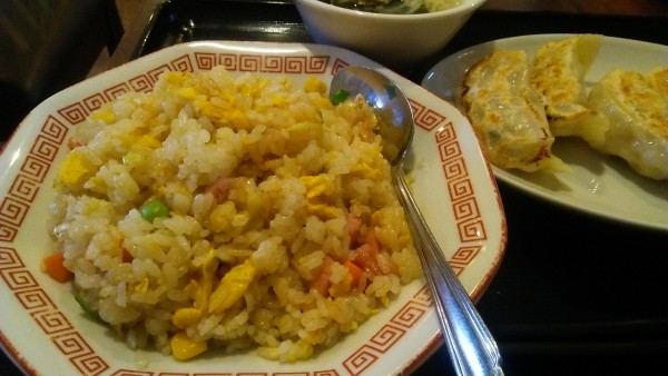 「チャーハン 餃子5ケセット 1020円」@徐記餃子館 水道橋店の写真
