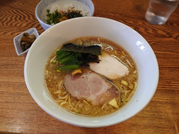 「焦がしニンニク背脂醤油ラーメン」@麺ごころ 佑庵の写真