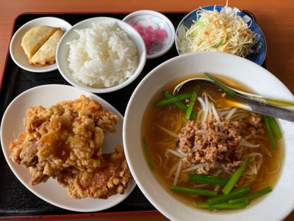 「唐揚げ定食　￥１１００」@中国料理 京華の写真