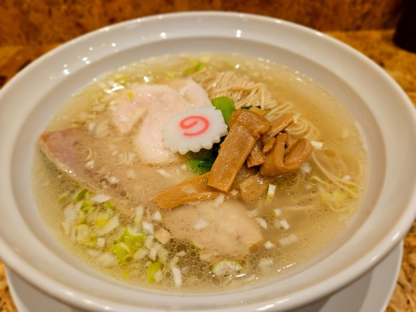 「鶏塩中華そば」@麺処 若武者 越谷店の写真