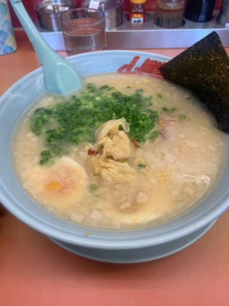 「プレミアム塩豚骨」@ラーメン山岡家 さいたま宮前店の写真