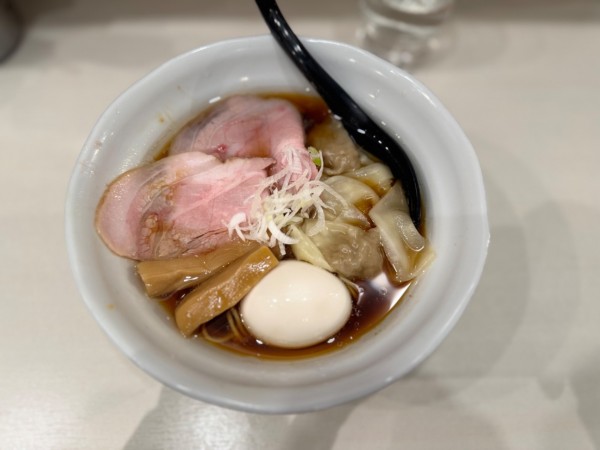 「特製醤油らーめん 1200円」@麺笑の写真