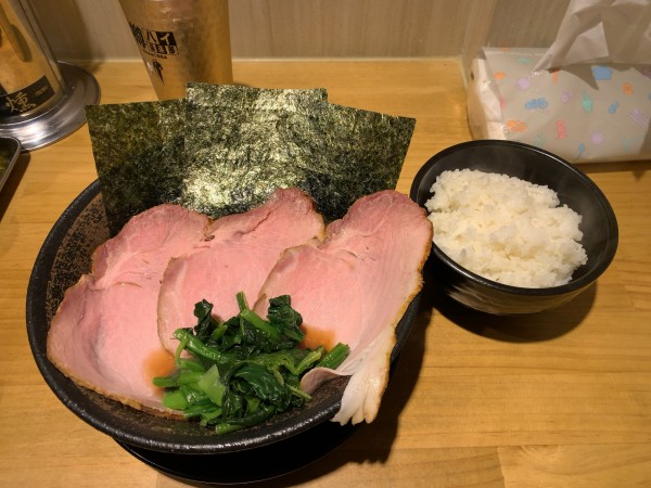 「チャーシューメン＋ライス」@麺家 燻の写真