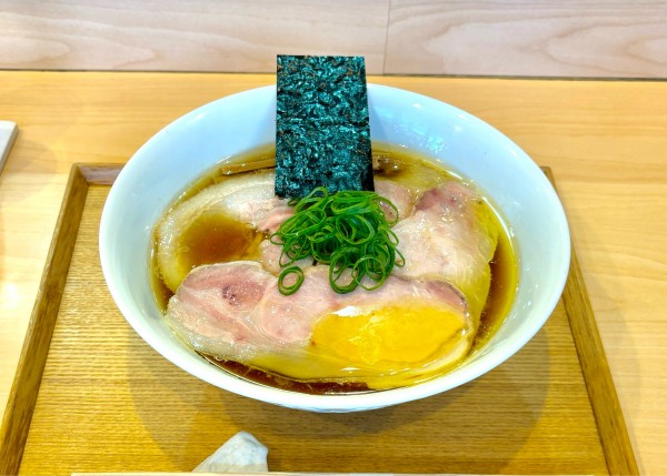 「醤油チャーシュー麺」@飯田商店 湯河原本店の写真