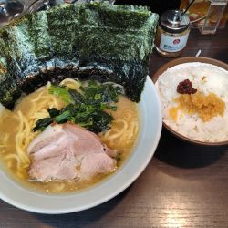 ラーメン(並)¥780+のり¥120+ライス¥100-