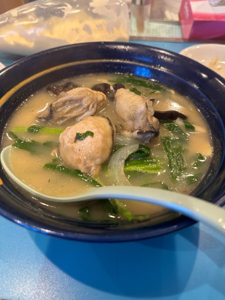 「ミニ牡蠣ラーメン」@やじ満の写真