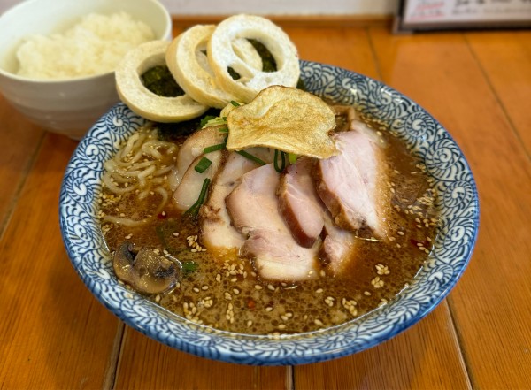 「はるゆたかちゃーしゅーめん（味噌）、わんたん、車麩、白飯」@らーめん森や。の写真
