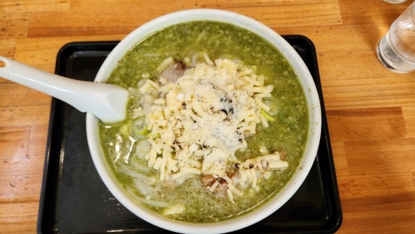 「バジルモッツァレラ」@自家製麺 麺屋 虎治の写真