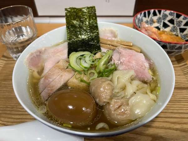 「三味一体　あご・鶏・あさり」@らーめん亭 ひなり竜王の写真