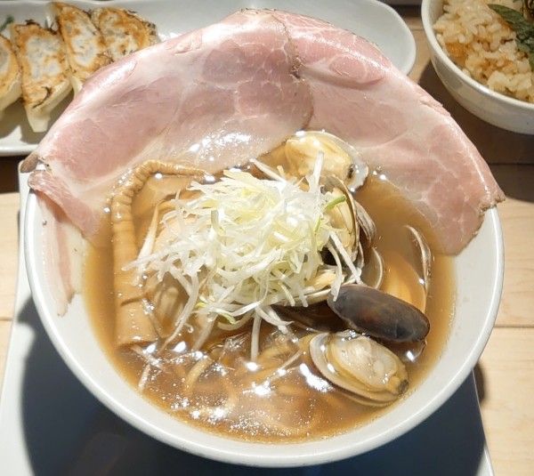 「あさりらーめん + 煮玉子 ￥1,051(税込)」@くそオヤジ最後のひとふり 本店の写真