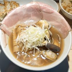 あさりらーめん + 煮玉子 ￥1,051(税込)