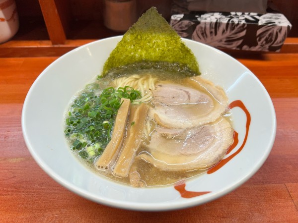 「和風とんこつラーメン」@らーめん・油そば 笑びすの写真