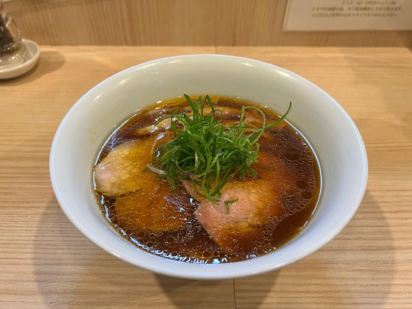 「醤油らぁ麺」@中村麺三郎商店の写真