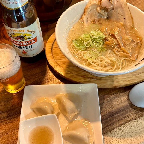「【限定】豆乳ラーメン+水ぎょうざ3コ+瓶ビール」@麺屋 ARIGAの写真