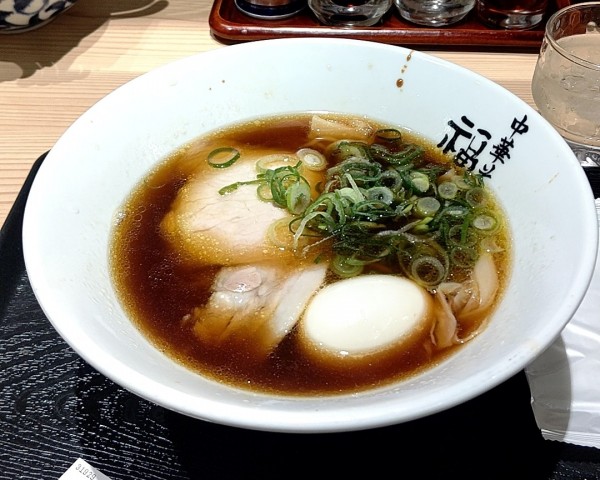 「中華そば味玉入り 1040円」@極上中華そば 福味 東京駅KITTE店の写真