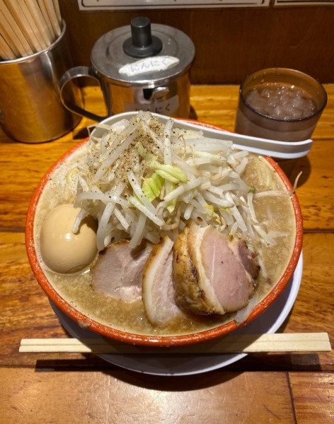 「味玉らーめん(ヤサイちょい増し、カラメ)」@らーめん バリ男 新橋本店の写真