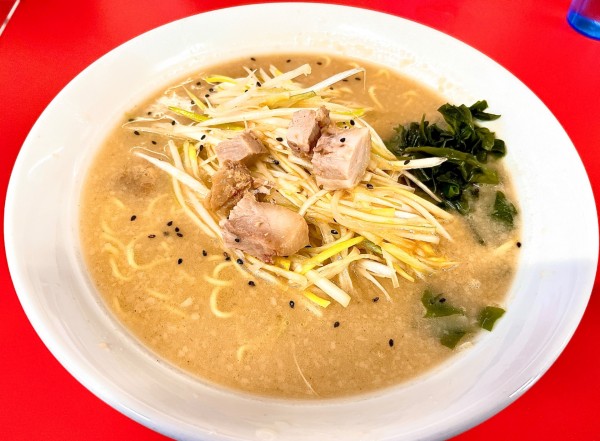 「白味噌ネギラーメン（980円）、中盛（120円）」@NEWラーメンショップR4の写真