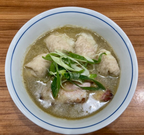 「ワンタン中華そば　1600円+味付き替え玉380円」@中華そば 西川の写真