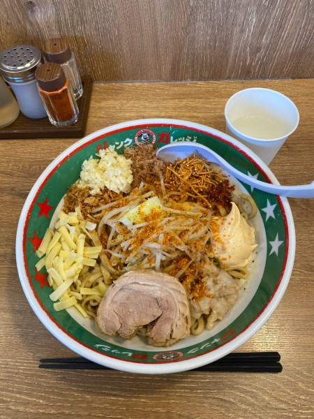 「パワフルまぜそば 中盛(全増し)」@ジャンクガレッジ 熊谷店の写真