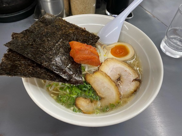 「一番ラーメン（バリカタ）950円+替え玉120円」@博多一番の写真