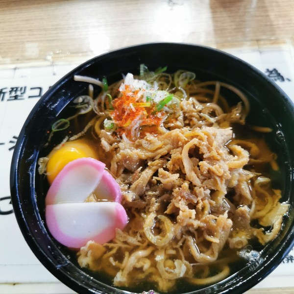 「かしわそば月見」@北九州駅弁当 ぷらっとぴっと 4号売店の写真
