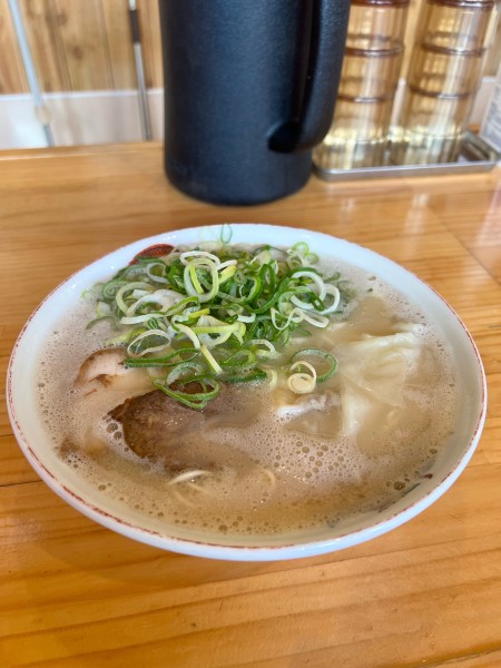 「ラーメン＋ワンタン」@長浜ラーメン一番 福知山駅前店の写真