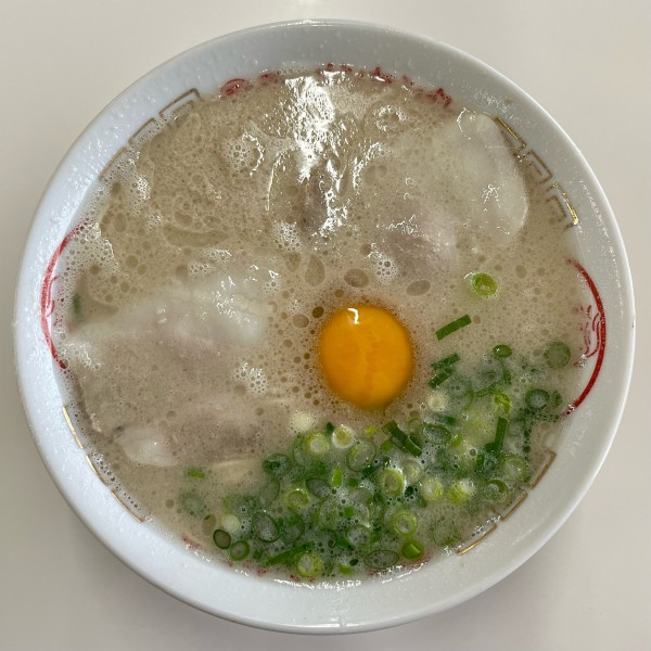 「ラーメン（540円）生たまご（60円）」@丸幸ラーメンセンター 基山店の写真