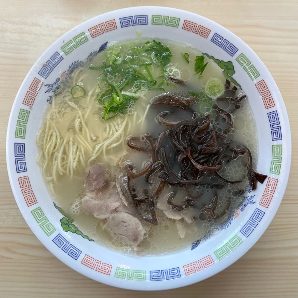 「博多ラーメン（290円）きくらげ（50円）」@はかたや 春日店の写真