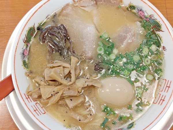 「ガツンラーメン+味付玉子+メンマ」@博多ラーメン ガツン 扇橋店の写真