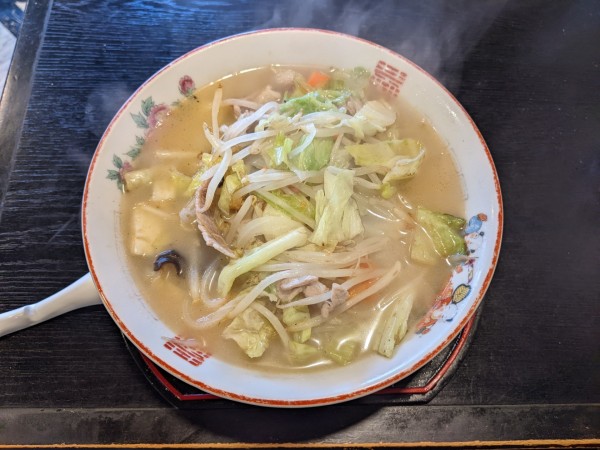 「肉入りタンメン(太麺)：700円」@中華料理 美蘭の写真